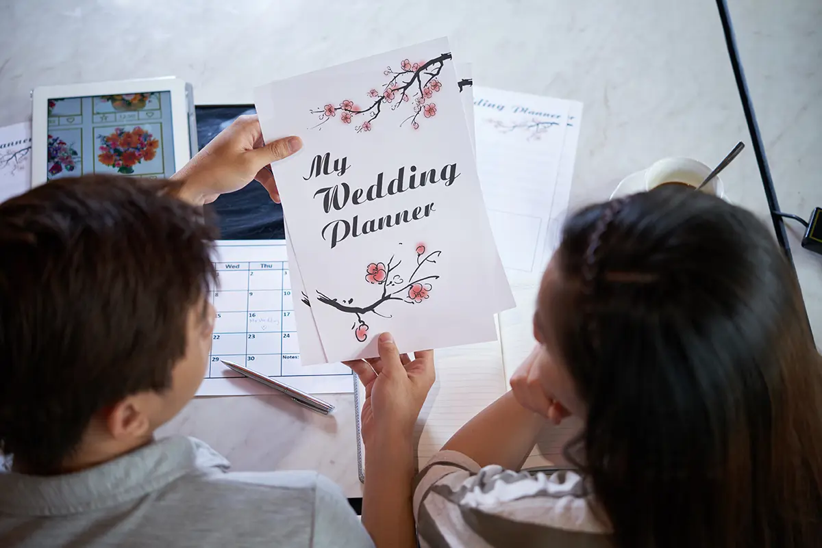 How to Handle Wedding Planning Stress